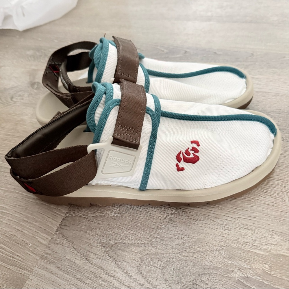 Reebok White Teal Brown Casual Slip-On Sandals